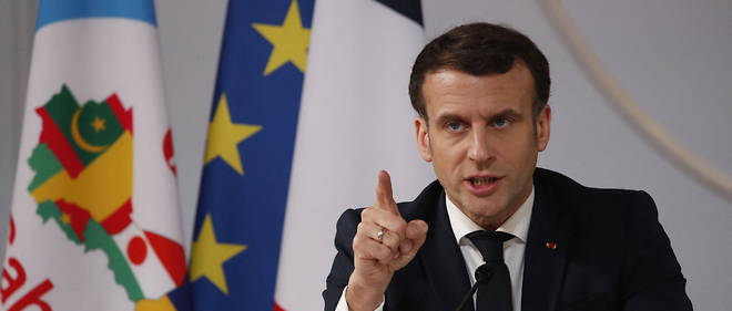 Lors du sommet du G5 Sahel de N'Djamena, Emmanuel Macron a insiste, en visioconference, sur la necessite de renforcer la lutte contre les groupes djihadistes affilies a Al-Qaida au Sahel.
