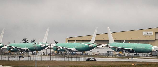 128 Boeing 777, equipes du type de moteur implique dans un incident spectaculaire survenu sur un vol United Airlines au-dessus du Colorado, aux Etats-Unis, samedi, sont desormais cloues au sol.
