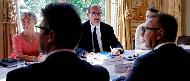 A son arrivee en juillet 2020 a Matignon, le Premier ministre, Jean Castex, avait fixe un agenda social charge. 
