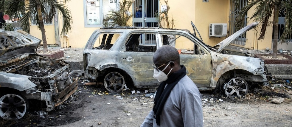 Senegal: la justice maintient le principal opposant sous surveillance