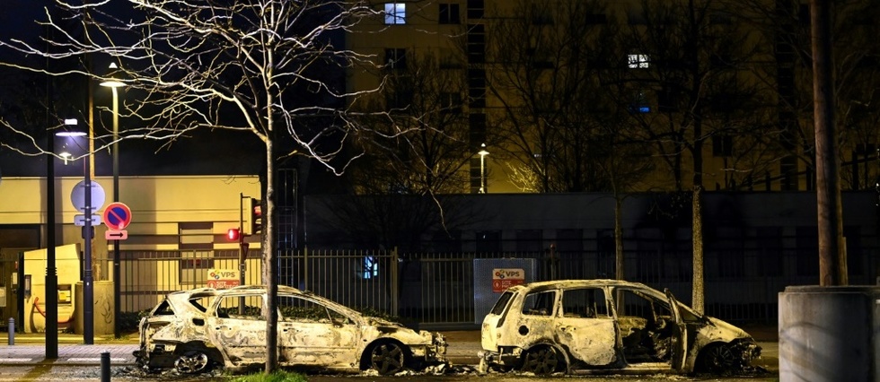 Nouveaux troubles urbains pres de Lyon: cinq interpellations