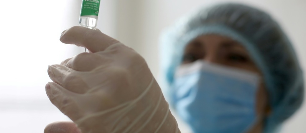 Covid-19: la Chine lance un "passeport sante", polemique sur le vaccin russe