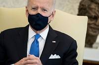 Joe Biden avance et impose son style, sans tweets rageurs