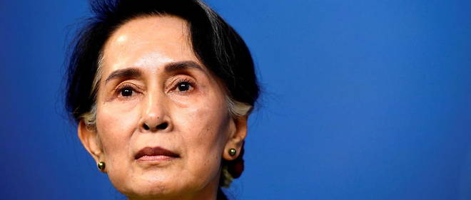 La junte au pouvoir ne relache pas la pression sur Aung San Suu Kyi en Birmanie.
