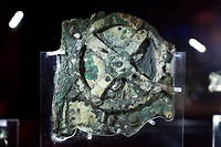 Une partie du mécanisme d'Anticythère a été exposée au musée archéologique d'Athènes en 2014.
