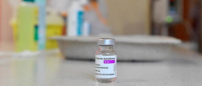  << AstraZeneca est au regret d'annoncer une baisse des livraisons de vaccins contre le Covid-19 a l'Union europeenne malgre son travail sans relache pour accelerer l'approvisionnement >>, a declare un porte-parole.
