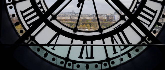 L'une des deux horloges de la facade du musee d'Orsay a Paris. (Photo d'illustration)
