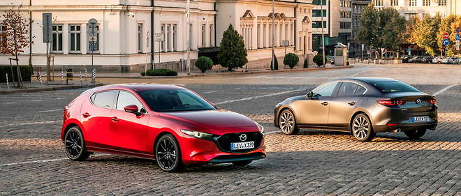 La Mazda3 4 portes n'emet que 114 g/km de CO2 grace a son moteur essence e-Skyactiv X.
