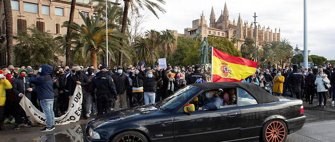 Manifestation contre les mesures de confinement a Majorque, aux Baleares, le 22 janvier 2021.
