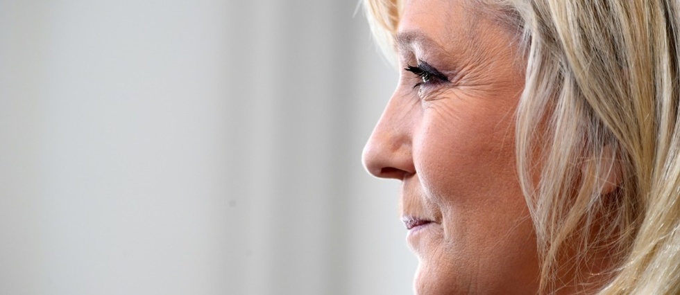 Marine Le Pen veut rembourser la dette sans toucher aux retraites ni aux impots