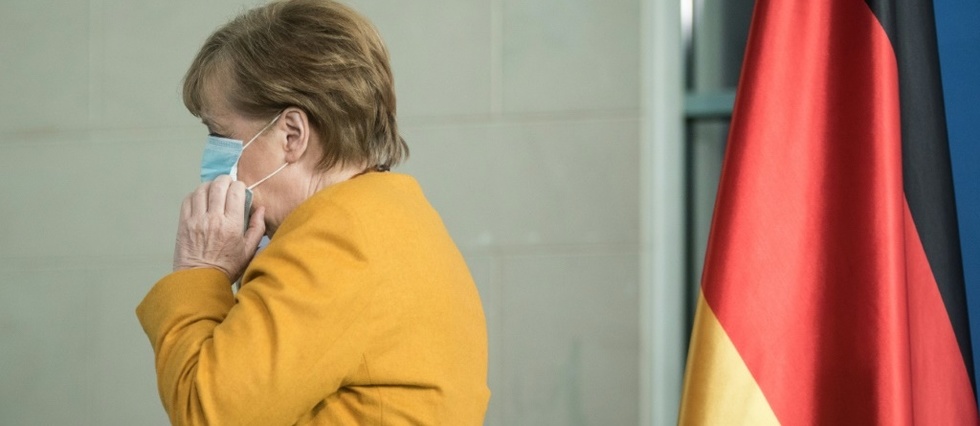 Virus: critiquee, Merkel revoit sa copie et demande "pardon"