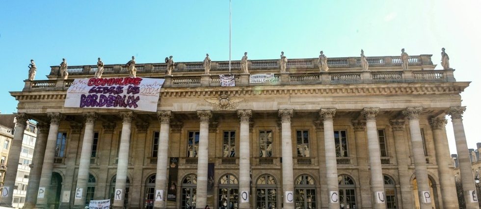 Bordeaux : le Grand-Theatre, occupe depuis dix jours, a ete evacue
