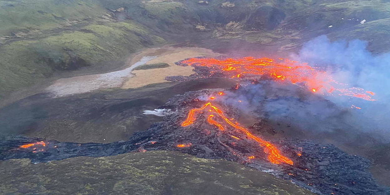 volcans en éruption