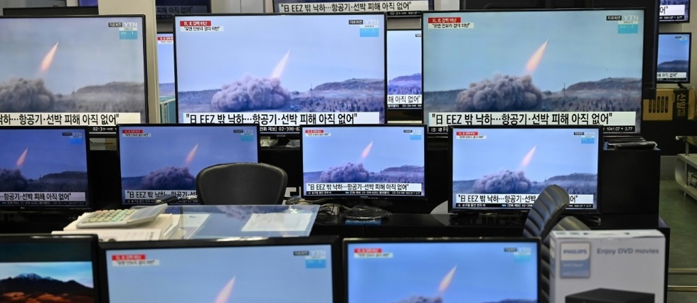 La Coree du Nord lance deux projectiles, des missiles balistiques, selon Tokyo