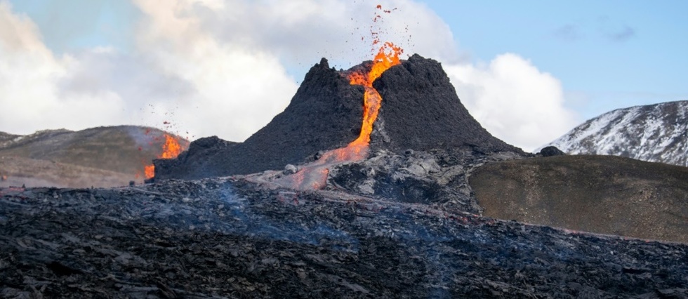 En Islande, l'eruption partie pour durer plus que prevu