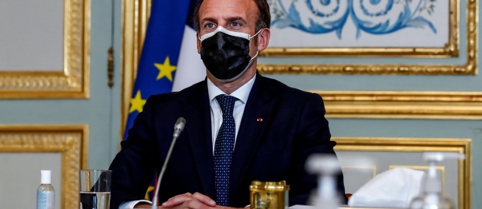 Macron estime avoir "eu raison de ne pas reconfiner" fin janvier