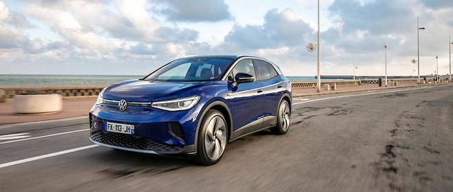 Le Volkswagen ID.4 est propose avec deux capacites de batterie de 52 ou 77 kWh offrant respectivement des autonomies de 345 et 520 km.
