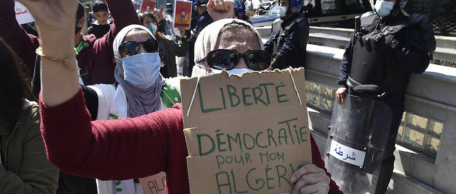 Alors que les marches prodemocratie ont repris de plus belle en Algerie depuis le 22 fevrier, la repression policiere s'est accrue.
