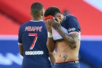 Defait par le Losc (0-1), le Paris Saint-Germain s'est fait doubler dans la course au titre.
