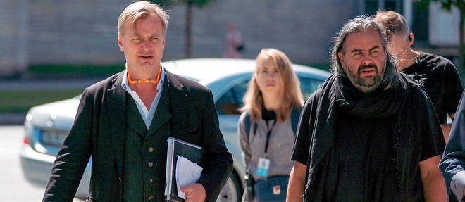 Christopher Nolan et son directeur de la photographie Hoyte Van Hoytema sur le tournage de << Tenet >>.
