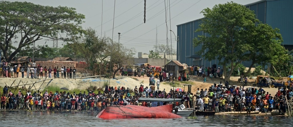 Bangladesh: 26 morts dans le naufrage d'un ferry (nouveau bilan)