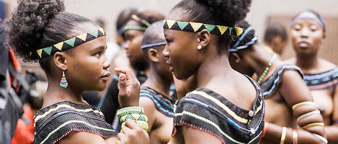 Illustration de l'importance de la culture : a Durban, en Afrique du Sud, le festival Indoni promeut les traditions culturelles mettant en valeur les liens sociaux entre les differentes composantes de la societe.  
