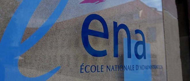 Emmanuel Macron doit annoncer la suppression de l'ENA. 
