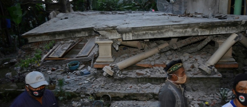 L'Indonesie de nouveau secouee par un seisme, sept victimes