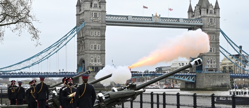 A la Tour de Londres, coups de canon et souvenirs du prince Philip