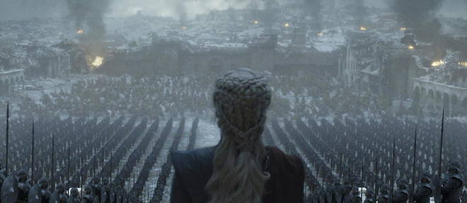 L'impitoyable reine Daenerys Targaryen (Emilia Clarke) dans l'ultime saison de Game of Thrones. Le 17 avril, la serie, qui a pris fin en 2019, soufflera les dix bougies de son lancement sur HBO.
