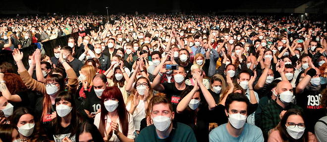 5000 spectateurs reunis pour un concert test a Barcelone, le 27 mars dernier. .
