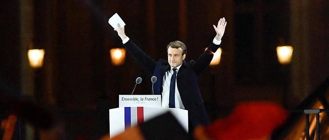 << Comme Francois Mitterrand en 1981, Emmanuel Macron a eu l'intuition que le renouveau politique qu'il voulait incarner devait s'accompagner d'un renouveau symbolique. >>
