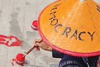Birmanie: de la peinture rouge dans les rues pour d&eacute;noncer la r&eacute;pression