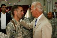 Joe Biden, un rapport tourment&eacute; aux guerres de l'Am&eacute;rique