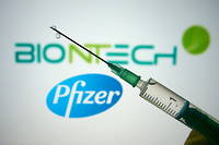 Les personnes ayant recu le vaccin de Pfizer auront << probablement >> besoin d'une troisieme dose d'ici six mois a un an. (illustration)
