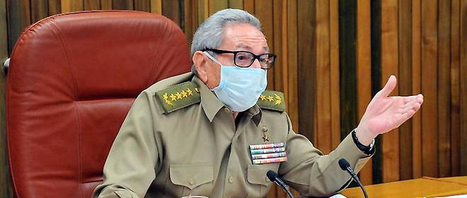 A bientot 90 ans, Raul Castro part a la retraite et passe le relais au president Miguel Diaz-Canel.
