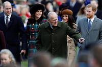 Le prince Philip avec ses petits-fils William et Harry et leurs compagnes Kate et Meghan, en 2017.
