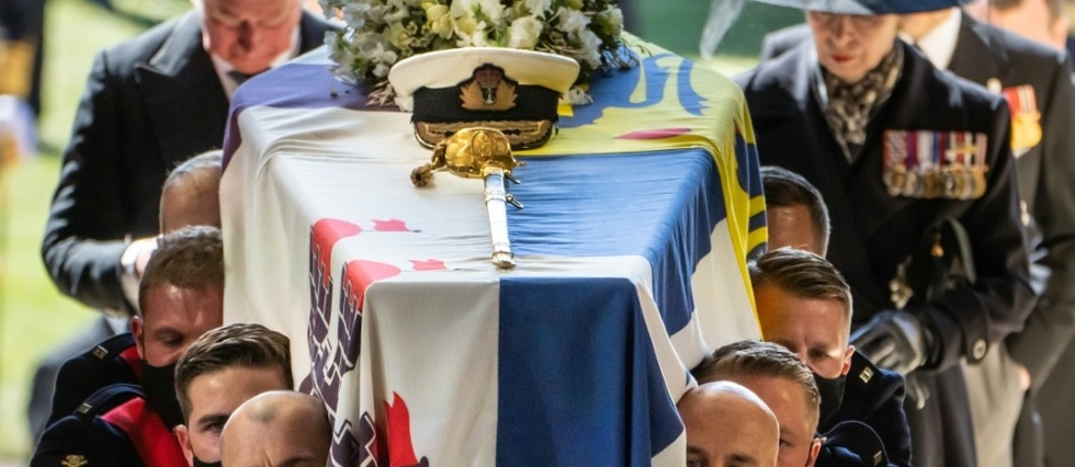 La reine Elizabeth II fait ses adieux au prince Philip