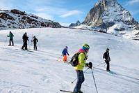 Comment les stations de ski en Suisse ont snob&eacute; le virus