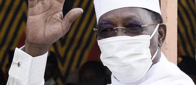 Mort au front, le president Idriss Deby sera remplace par un comite militaire dirige par son fils, egalement militaire.
