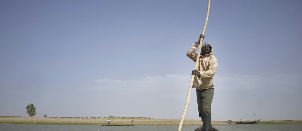 Dans le delta du fleuve Niger, un peuple de pecheurs a la confluence des maux saheliens