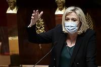 Tribune de militaires: Marine Le Pen d&eacute;plore la &quot;fermet&eacute;&quot; du gouvernement &agrave; leur &eacute;gard