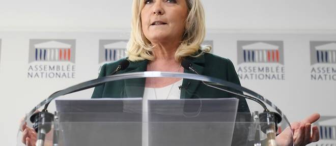 Tribune de militaires: Marine Le Pen accusee de revenir sur le chemin de son pere