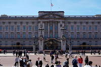 Mal aim&eacute; par la reine, Buckingham Palace est sur la sellette