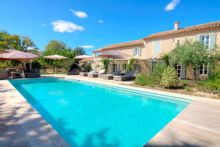 Parmi les biens les plus recherchés pour les ponts de mai et les grandes vacances : la maison individuelle. Comme ici en Provence. 
