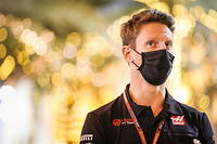Romain Grosjean devra à Mercedes de faire, devant son public en juin prochain, une exhibition au volant de la voiture championne du monde en 2019.
