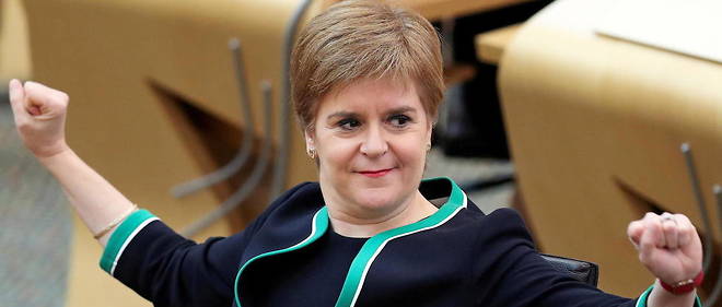Le parti independantiste de la dirigeante ecossaise Nicola Sturgeon pourrait remporter une large victoire en Ecosse.
