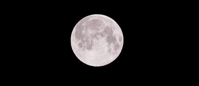 21674056LPW_21674168_Une__telescope--lun