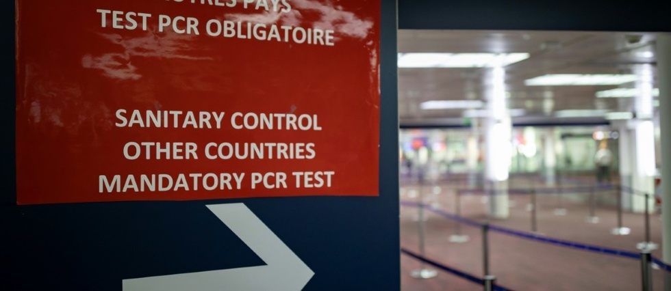 Quarantaine obligatoire pour entrer en France etendue a sept pays supplementaires, annonce le gouvernement a l'AFP