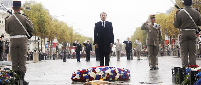A l'occasion de la ceremonie du 76e anniversaire de la victoire du 8 mai 1945, Emmanuel Macron se rendra sous l'Arc de Triomphe, ou il deposera une gerbe de fleurs devant la tombe du Soldat inconnu.

